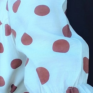 1960 style cream and brown polkadot house dress made in 1990s Silk and cotton, women's small image 5