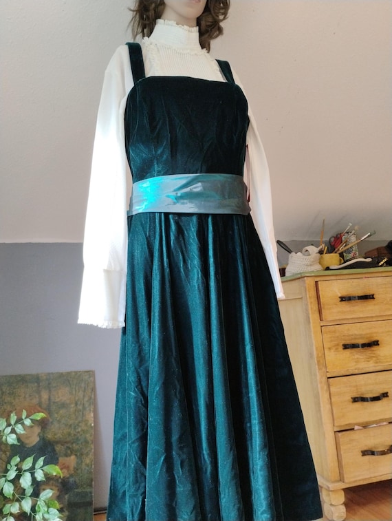 green velvet fit and flare dress mid century green velvet prom or holiday or dance dress. New with tags. Petite Lanz Glowhouse