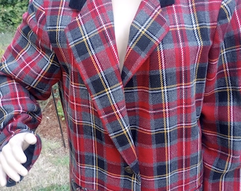 1980s red plaid oversized, women's blazer, jacket, pockets, wool and acrylic. women's large. Christmas blazer.
