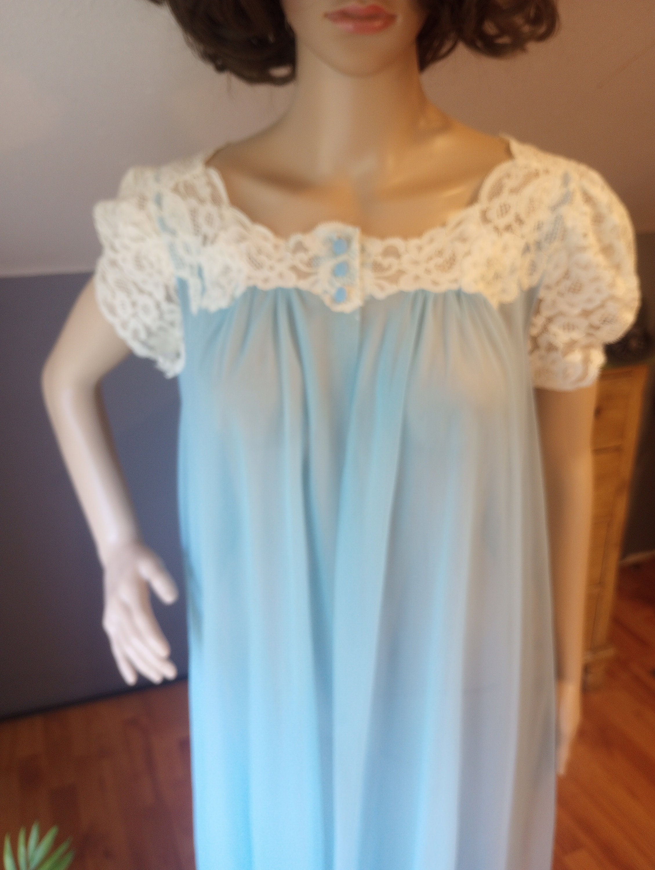 Baby Blue Robe 1960s Vintage Baby Blue Robe With Lace Collar, Gossard, Made in USA ...