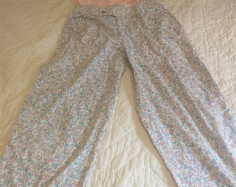 1980s floral high waist pleated capris, Liz Wear, women's small