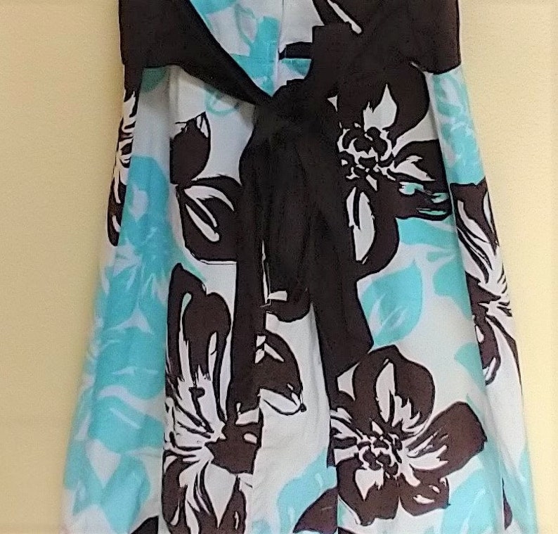 1970s floral sundress, women's extra small, blue, brown and white floral, fit and flare style, made in USA image 5