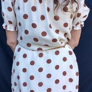 1960 style cream and brown polkadot house dress made in 1990s Silk and cotton, women's small image 3