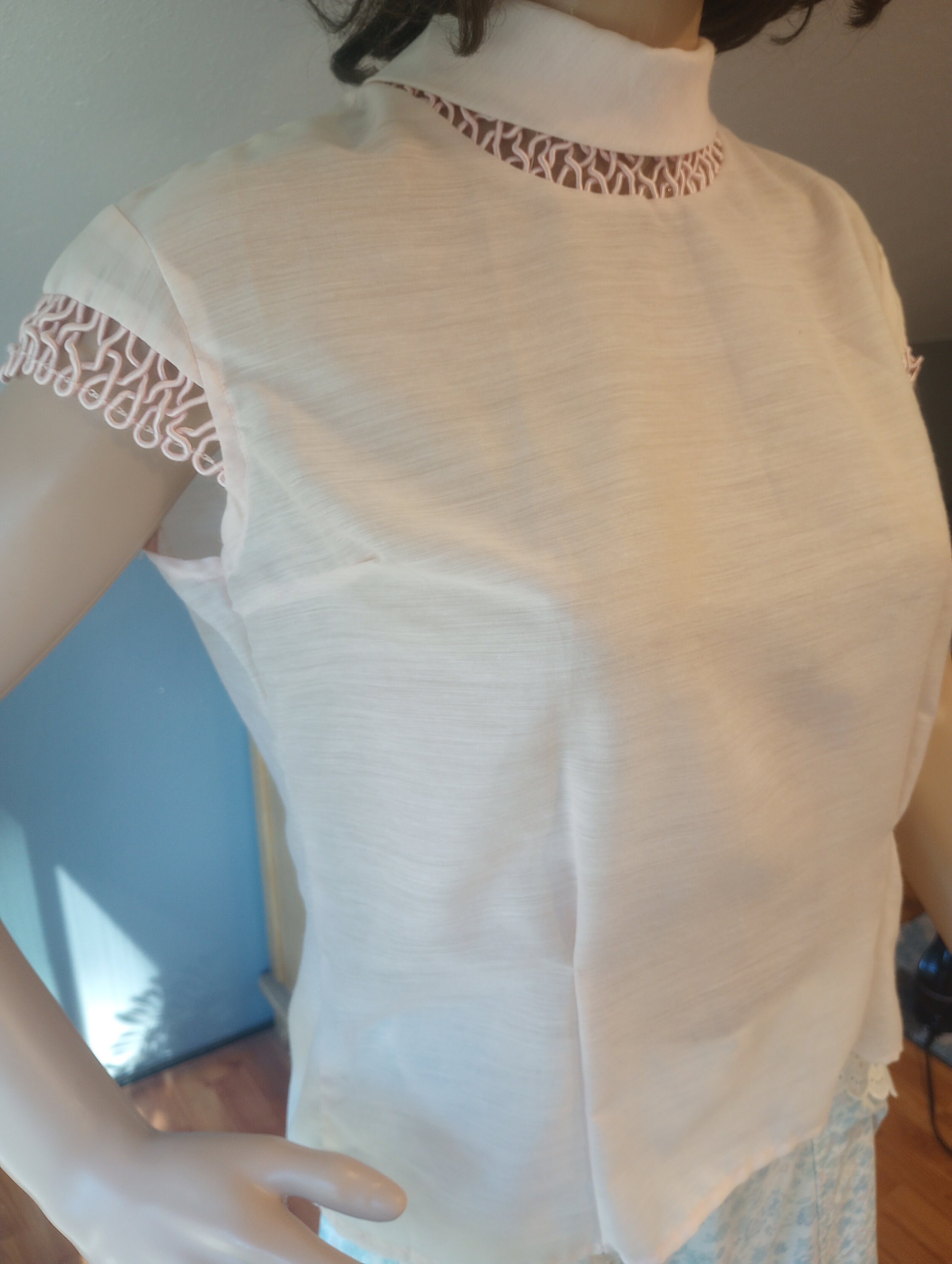 Lila Classic Button-Back Blouse (Pink)