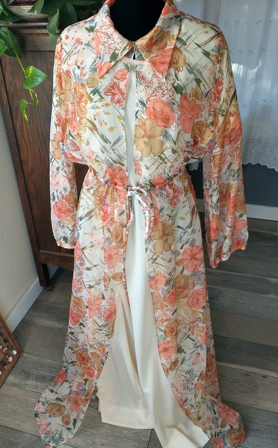 Pretty retro top hostess dress