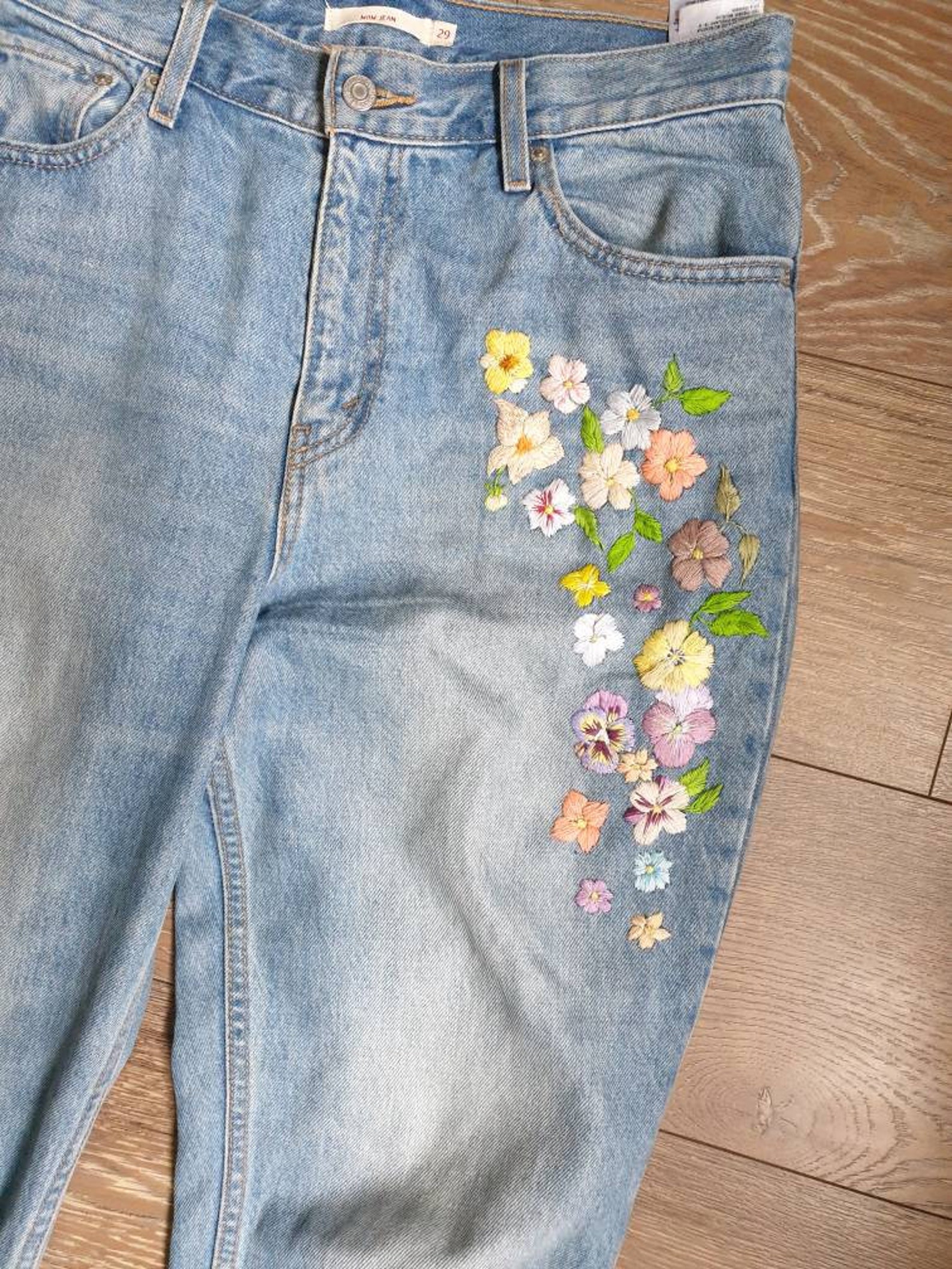 Levis mom jeans vintage with hand embroided flowers w29 uk12 | Etsy