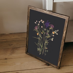 Gepresste Blumenkunst, Wildblumendruck, Trockenblumendruck, Herbariumdruck, schwarze botanische Drucke, dunkle Blumenwandkunst, dunkle Blumenkunst