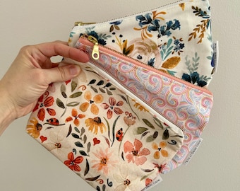 Makeup case / All-purpose pouch / Travel kit / Toiletry bag / Baby kit