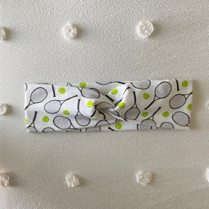 Tennis Knotted Headband, Sports Hair Accessory, Sports Mom, Tennis Gift, Coach Gift, Tennis Player, Summer Sports Headband