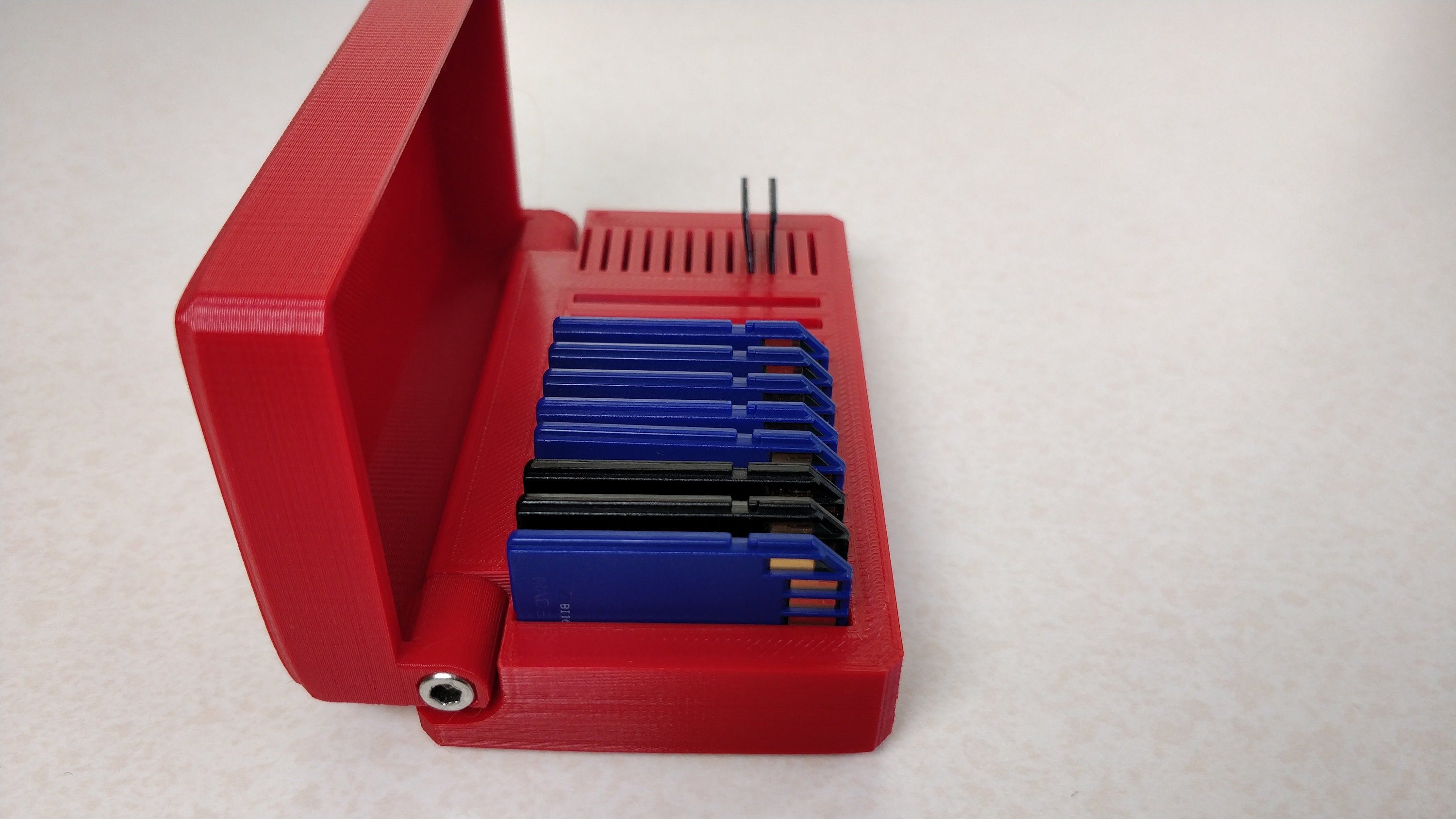 STL file SD Card Holder - Mini Organizer Cabinet 👽・3D printer design to  download・Cults