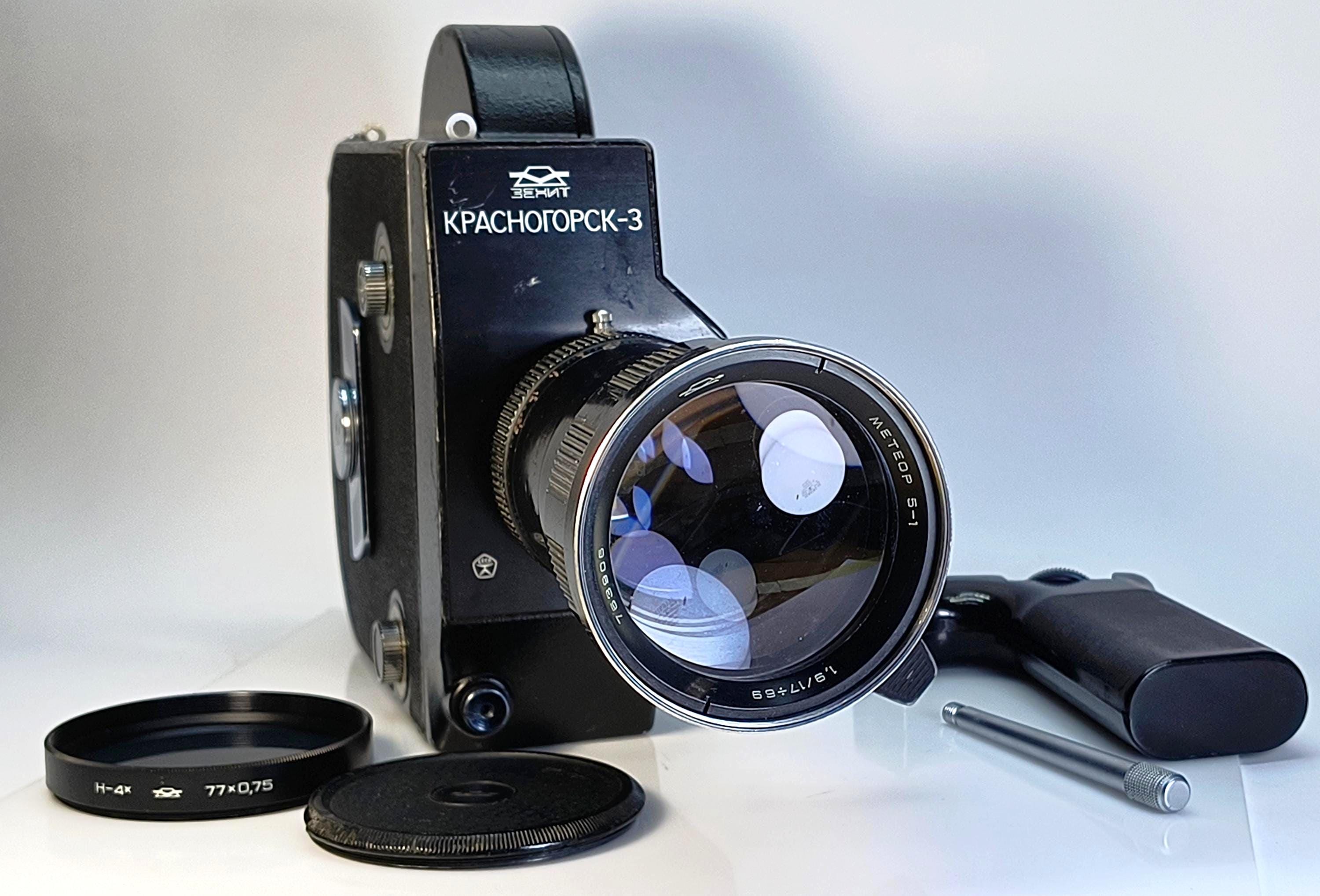 【希少・美品】Krasnogorsk-3 16mmフィルムカメラ ソ連製 KRASNOGORSK-3 16mm Movie Camera USSR Meteor-5-1 17-69mm 1.9 Soviet