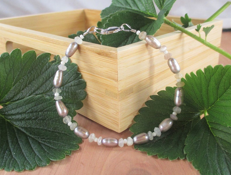 Silver Rice Pearls and White Moonstone Bracelet 7 Sterling Silver