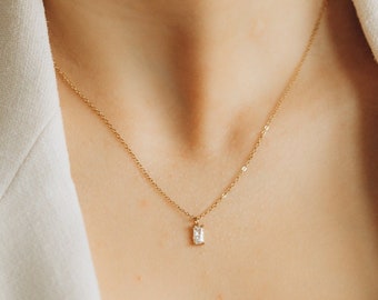 AUDREY | Gold-plated stainless steel chain with zirconia pendant | cube pendant