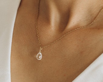 ELORA | fine necklace made of gold-plated silver with drop pendant made of rock crystal | drop shape | bridal jewelry