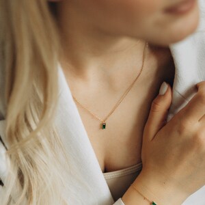 EMERALD | Minimalist gold-plated stainless steel chain with green zirconia pendant | cube pendant image 4