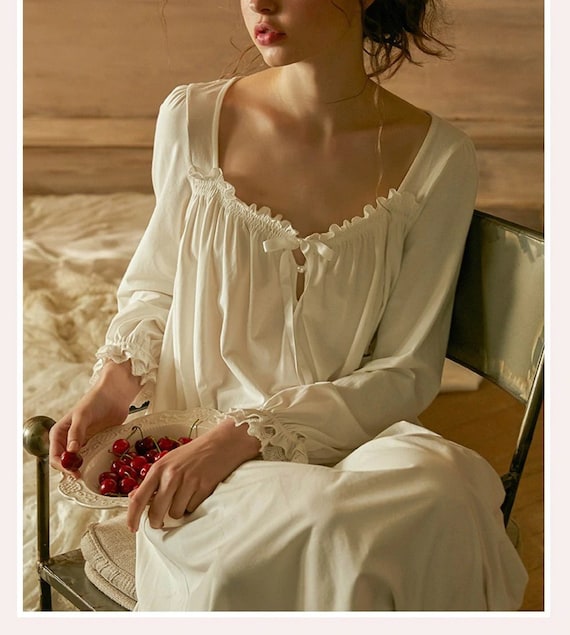 Vintage Victorian nightgown|White renaissance Gown Sleepwear|Victorian Vintage Cotton Nightgown|Vintage Dresses|Chemise Edwardian Nightgown