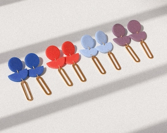 Long, colorful, plain earrings, modern and minimalist, carefully crafted in an eco-responsible manner.