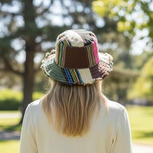手作りの麻パッチワークヒッピーハット：ユニセックスワイヤーリムサンハット