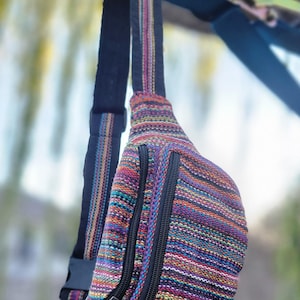 Borsa/marsupio/borsa porta soldi/borsa porta passaporto Namaste, unisex, colorata, alla moda, unica, fatta a mano in canapa biologica.