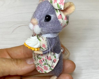 Needle Felted Dollhouse Mouse: Miniature Housewife with Apron