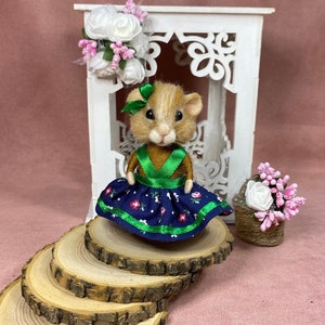 Needle felted spring mouse Felting mouse in dress Gift for her Handmade gift Needle felted animal Felted ornaments, gifts Wool mouse