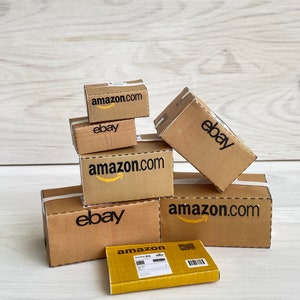 Miniaturowy domek dla lalek zestaw 7 sztuk eBay, Amazon Wysyłka Pakiety Pudełka, Figurka akcji Prop, Diorama, Mini Pakiety, Rekwizyty