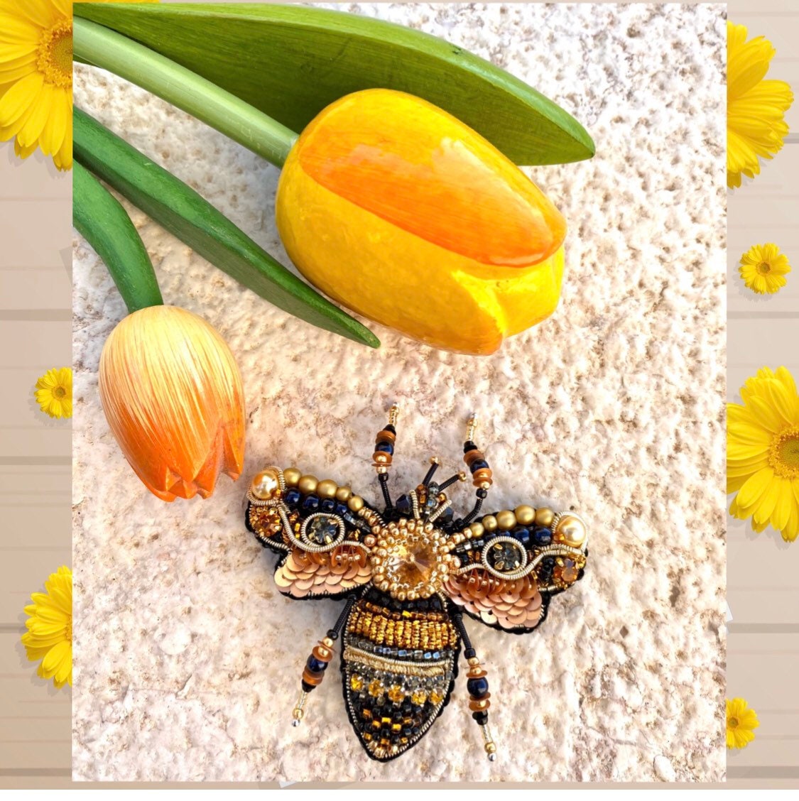 2025新入荷 Gold Queen Beads Glass With Handcrafted Brooch Trendy Bee バッグ