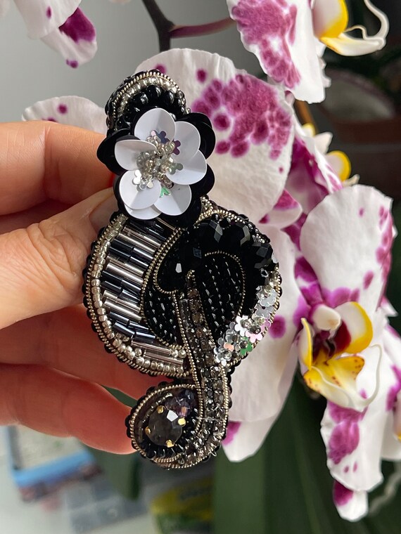 Spilla Da Giacca A Forma Di Rosa Color Argento | Disponibile! | Trendhim - Foto 6