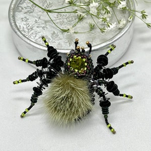 Gothic Spider King of Web beaded Brooch, insect brooch, Olive Spider Pin Pendant, Spider Jewelry, Halloween Jewelry Gift,