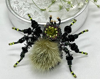 Gothic Spider King of Web beaded Brooch, insect brooch, Olive Spider Pin Pendant, Spider Jewelry, Halloween Jewelry Gift,