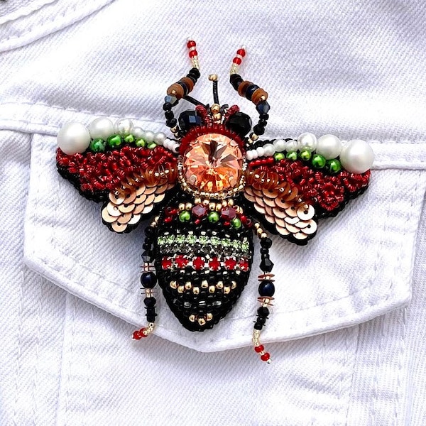 Rhinestone Gold Red & green bee brooch for insect lover, little pin with Austrian pearls, beaded  brooch for coat and shirt, Thin Art