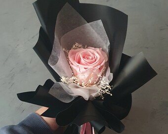 Preserved Single Light Pink Rose Arrangement / Little Rose Flower Keepsake / Preserved Rose Bouquet / Gifts for Her / Floral Arrangement