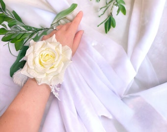 White Rose Flowers Corsage and Boutonniere / Wrist Floral Corsage / Bridesmaid Corsage / Prom Corsage and boutonniere / Wedding Corsage