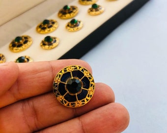 Handgjorda Kundan Meenakari Sherwani-knappar, indiskt bröllopskappset