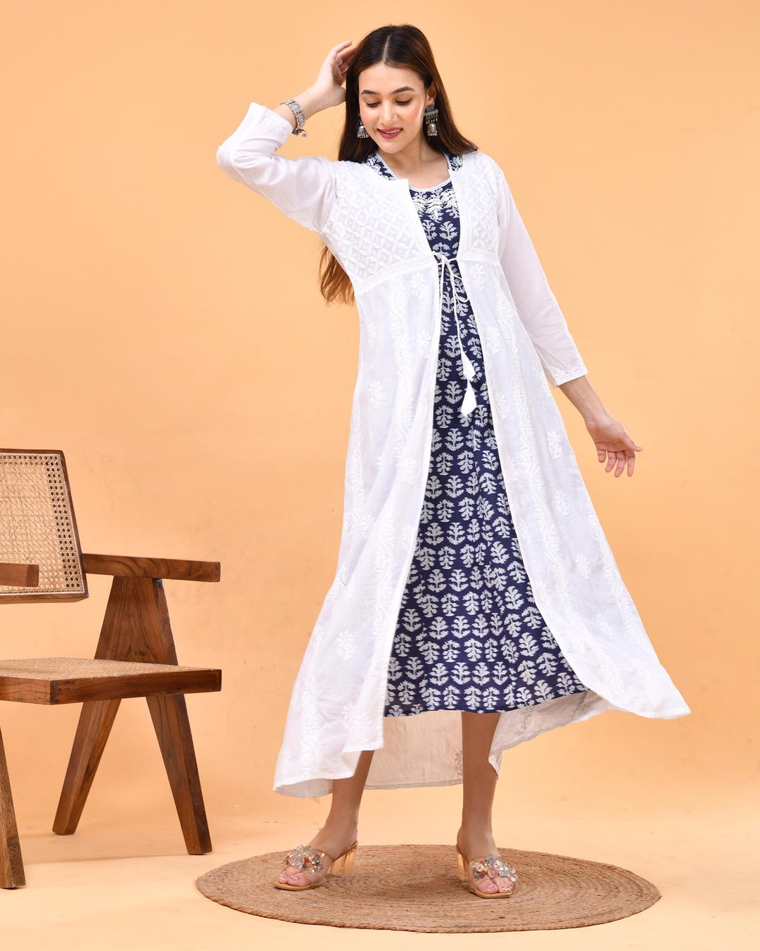 Hand Embroidered Pure Cotton White Chikankari Shrug Lucknawi