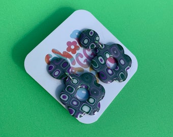 Retro Small Flower Dangle Earrings / Handmade Polymer Clay Earrings / Green Earrings