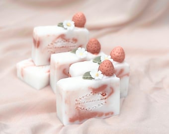 Pack of 5 strawberry soaps - fruity spring soap with a pleasant strawberry scent