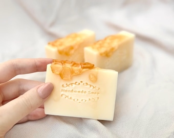 Honey soap with beeswax made from glycerin with honey scent