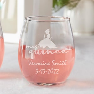 Set of 12 Personalized Quince Dress Años Sweet 15 Birthday Party Favors Stemless Wine Glasses Quinceanera Theme Quince Años Favors Spanish