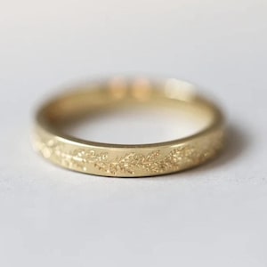 Floral Wedding Band / Vintage Look Wedding Ring / Womens Wedding Band / Romantic Wedding Band 14k Yellow Gold / Skinny Stacking Ring Petunia