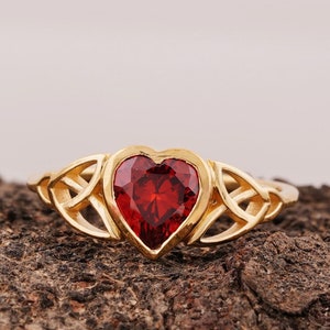 Heart Shaped Garnet Ring Art Deco Garnet Wedding Band Gold Bezel Rings For Women Red Gemstone Valentine Gifts For Her Personalized Jewelry