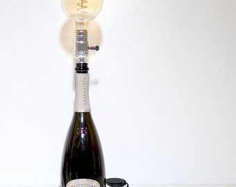 Bellavista Saten 2016 0,75l Tischlampe, Geschenk, Upcycling, handgefertigt, Wein, Designlampe, Flaschenlampe