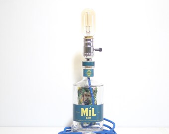 Mil Gin 0,7l Tischlampe, Geschenk, Upcycling, handgefertigt, Gin, Designlampe, Flaschenlampe