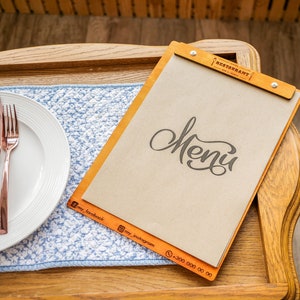 Menu de restaurant en bois, support de menu de gravure de barre de café, couverture de menu de restaurant, livre de serveur personnalisé, support de menu de presse-papiers personnalisé en bois