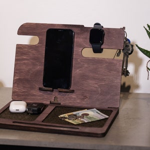 Docking station wooden, Wood desk organizer, Personalized gift for men, Wood phone stand, Valet tray with engraving,Custom phone dockstation