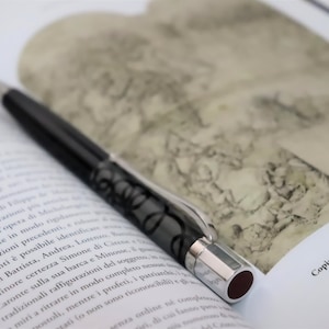 REDÓ FLORENCE 1989 - Ballpoint pen "Ebenum Circles", precious resin with 24Kt palladium plated bronze elements. Handmade in Italy - Florence