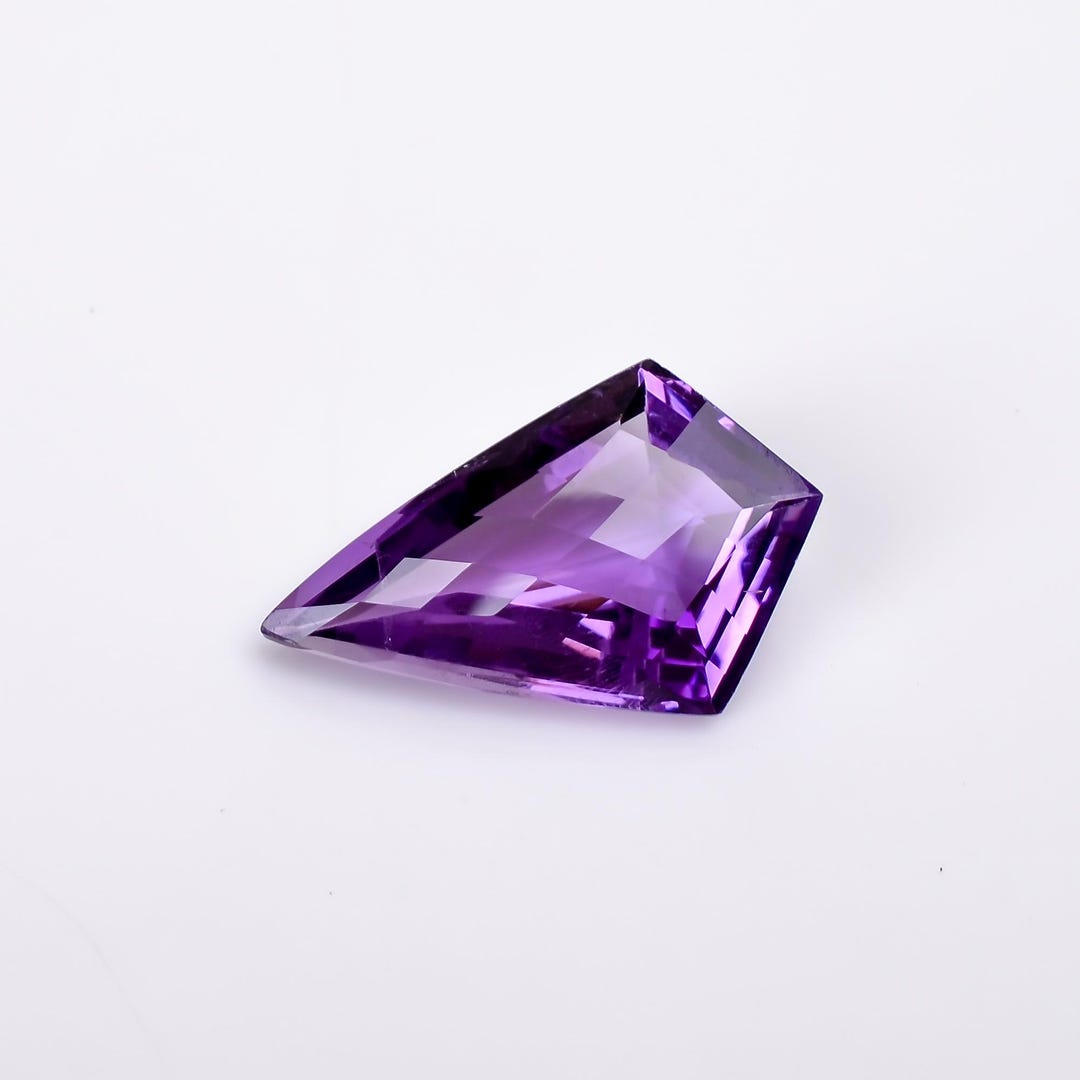 Natural Pink Amethyst Shield Cut Gemstone: 11.5 Ct, 23X14X8 Mm - Etsy