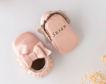 Custom Baby Girl Shoes | Bow Moccasins Shoes | Leather Crawling Shoes | Custom Shoes with Names | Soft Comfy Shoes | Baby Shower Gift