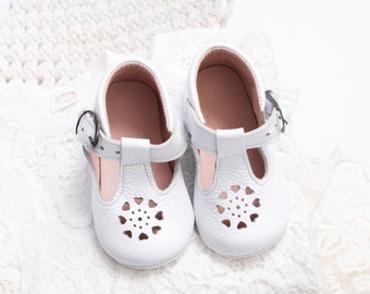 T-strap Baby Girl Moccasins, Infant Shoes, Leather Toddler Shoes, Newborn Shoes Formal Baby Shoes, Krabbelschuhe, Baby Girl Dress Shoes