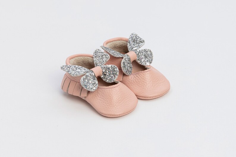 Pastell Rosa Leder Babyschuhe mit Silber Schmetterling, Weiche Sohle Babyschuhe, Kleinkind Mokassins, Krippenschuhe, Mädchen, Junge, Baby Shower Bild 5